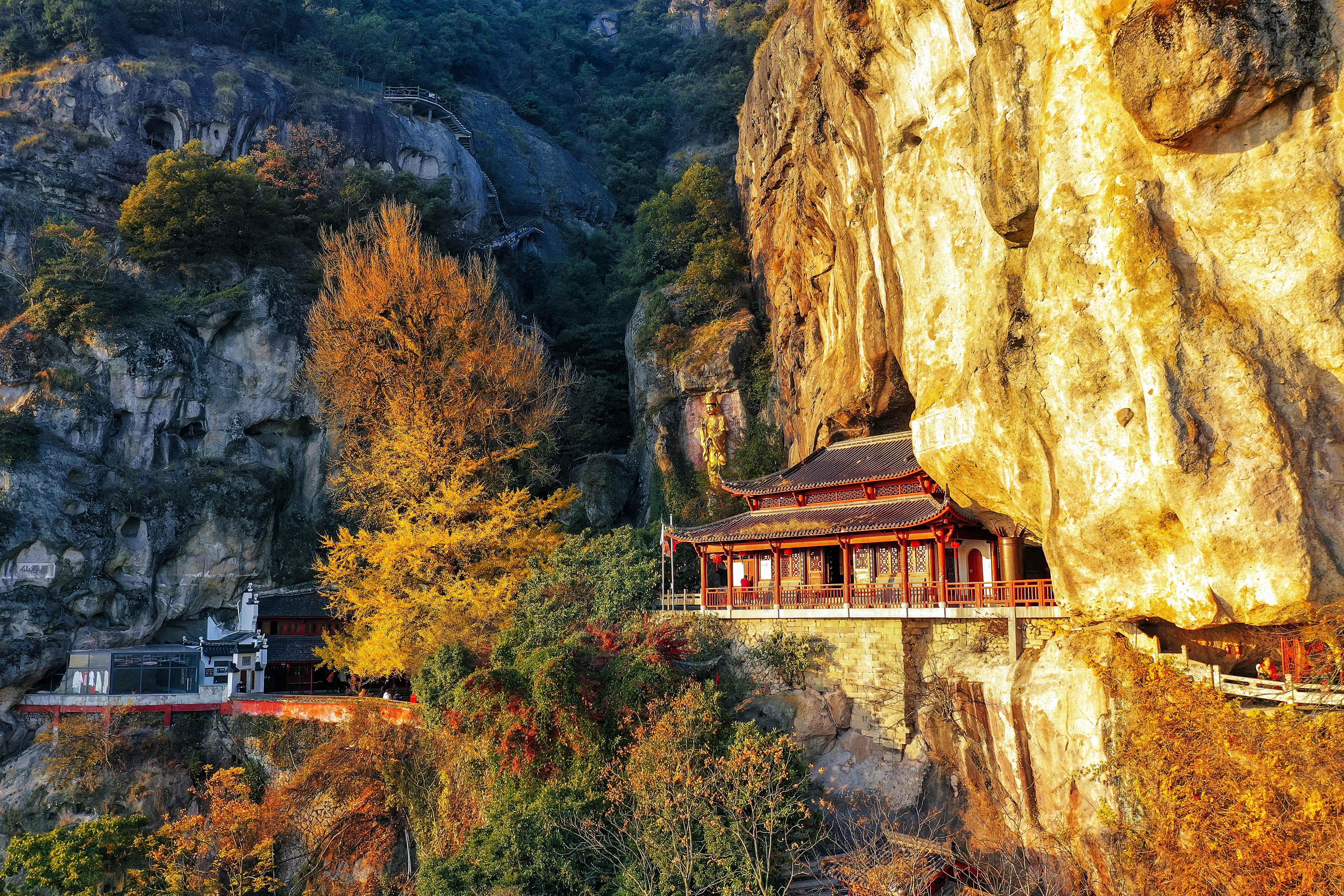 浙江建德大慈岩悬空寺图片